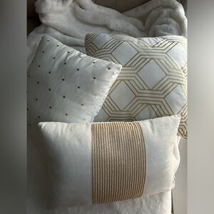 Throw pillows